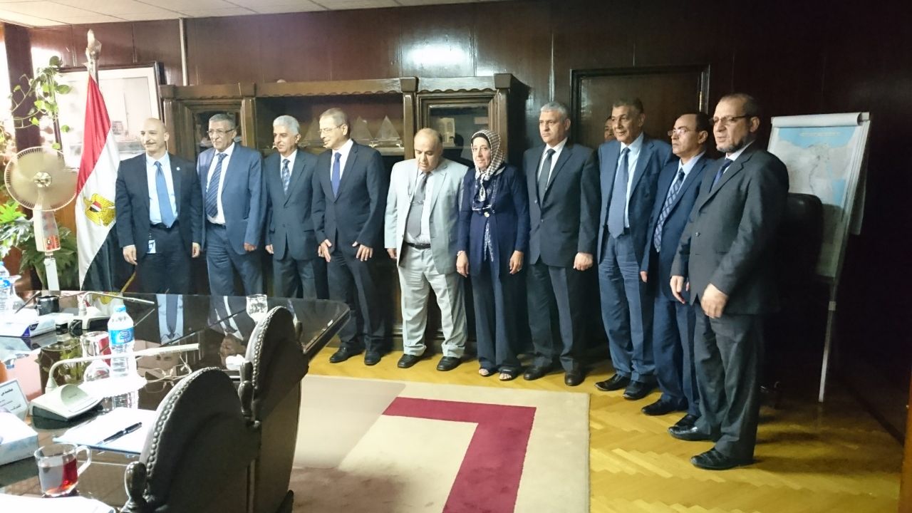 توقيع عقد الأعمال المدنية للوحدة الثالثة باسيوط الوليدية.....