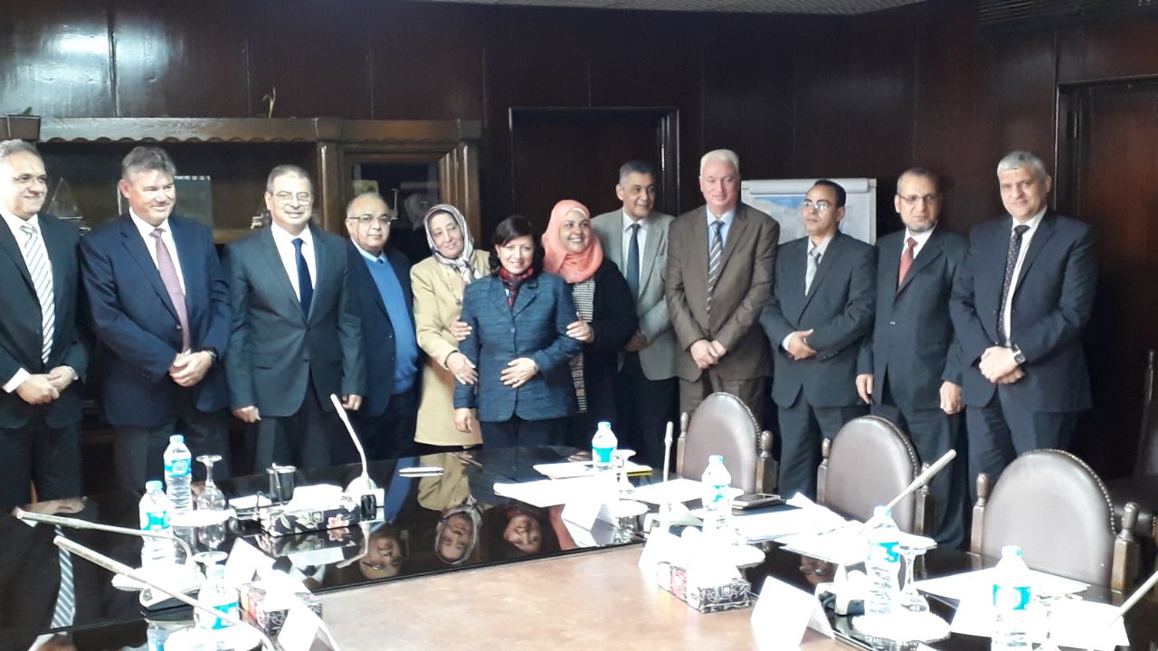 توقيع عقد معالجة المياه لمشروع اسيوط 3 بالوليدية.....